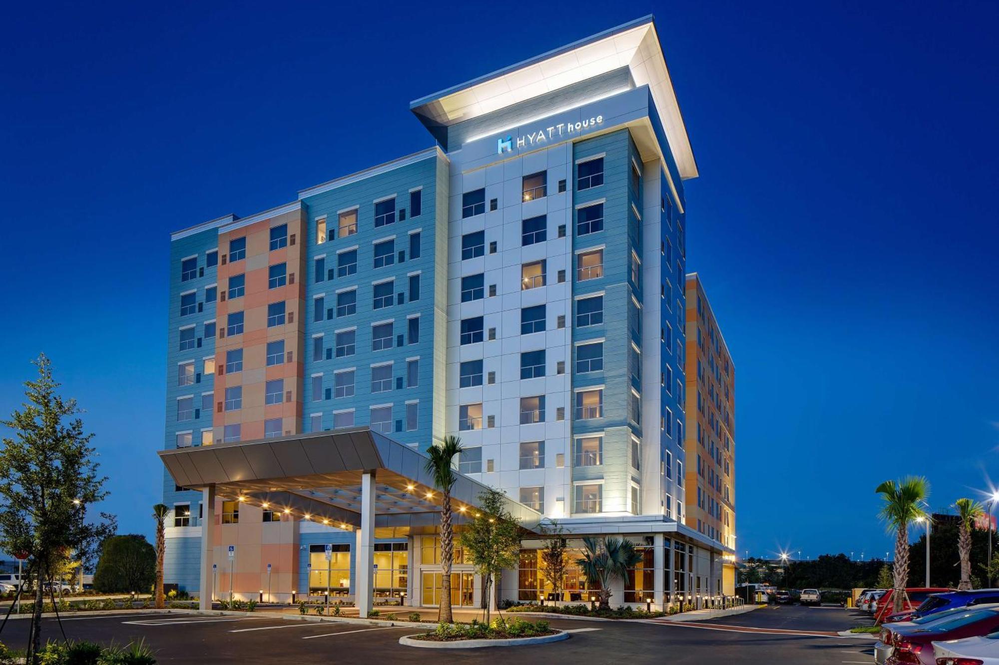 Hyatt House Across From Universal Orlando Resort Exterior photo